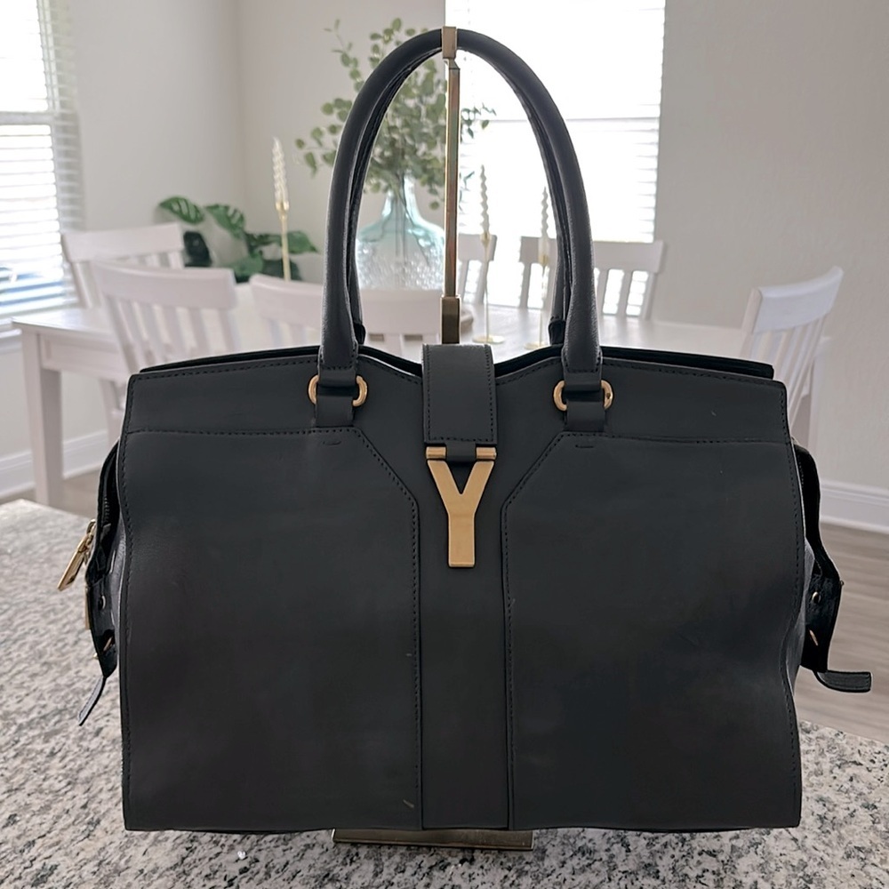 YSL Yves Saint Laurent Cabas Chyc Y Clasp Large Gray Leather Tote Bag Purse